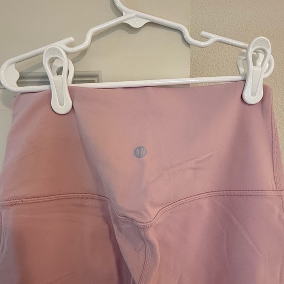 Lululemon High Rise 28” Leggings in Pink - Picture 3 of 4